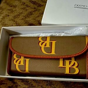 Dooney and Bourke logo wallet